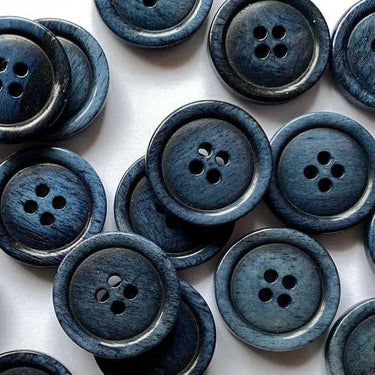 20mm Blue stained bone buttons (J6) with a glossy denim finish, perfect for sewing projects. Button size 20mm, design 4628-J6.