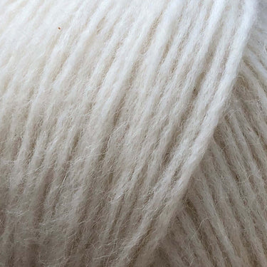 Camarose | Snefnug – Light, Soft Alpaca & Cotton Yarn, Color: 7111 HVID NATUR, Express your colour style with Snefnug’s baby alpaca, cotton, and merino blend. Light, soft yarn for handknit sweaters, vests, and accessories., Knit With Me