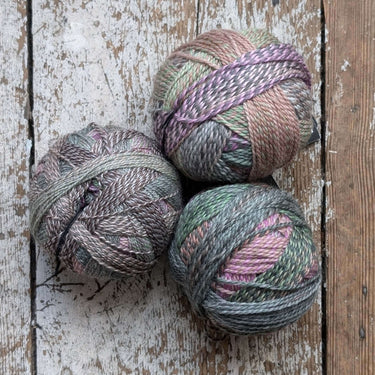 Schoppel | Edition 3 | Sport Weight Yarn, colour: Aurora 2629, Extra-fine merino wool from Schoppel with stunning gradient colourway, from superwash wool. This machine washable merino yarn is an alternative for spincycle, Knit With Me