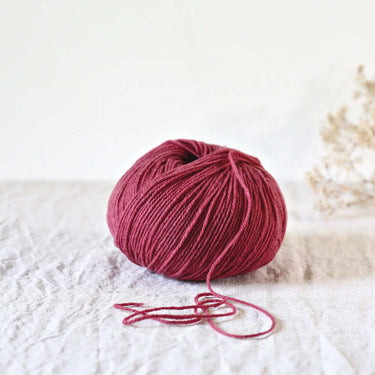 De Rerum Natura | Gilliatt | Merino Yarn, Colour: Bois De Rose, Gilliatt a gorgeous merino wool yarn. An Arran to Worsted weight yarn, top pick for jumper yarn. One of the besting selling merino yarns, from De Rerum Natura, Knit With Me