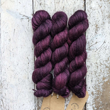 Ainsworth & Prin Merino Floof Singles | Soft Mohair Blend Yarn, Color: She was old enough to know better, Merino Floof Singles by Ainsworth & Prin – a soft, airy yarn of 56% Superwash Merino and 44% Kid Mohair. 100g skein with 400m. Perfect for garments.,