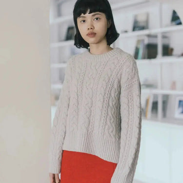 Model wearing a top-down sweater from Amirisu Assemblage Vol. 2 collection.