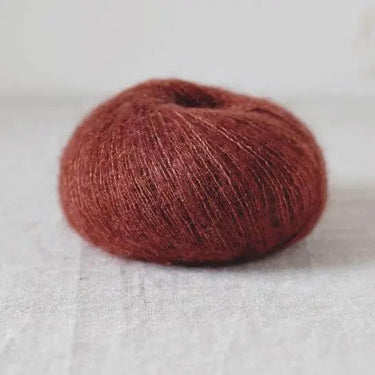 De Rerum Natura| Bérénice | Goat Fibres | Soft Yarn, Color: Badiane, Bérénice is a unique blend of animal welfare Angora goat and the soft, plump Merino wool from organic Merinos d'Arles. Fingering yarn, dyed from ecological dye, Knit With Me