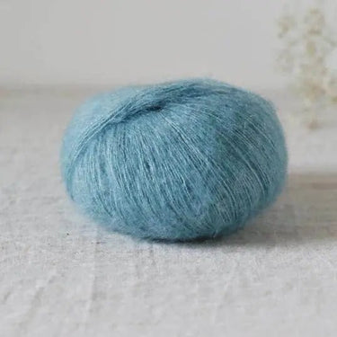 De Rerum Natura| Bérénice | Goat Fibres | Soft Yarn, Color: Brume, Bérénice is a unique blend of animal welfare Angora goat and the soft, plump Merino wool from organic Merinos d'Arles. Fingering yarn, dyed from ecological dye, Knit With Me