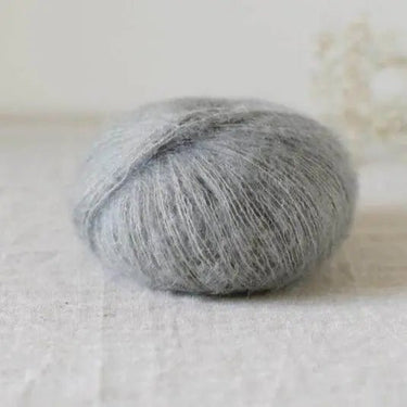 De Rerum Natura| Bérénice | Goat Fibres | Soft Yarn, Color: Goeland, Bérénice is a unique blend of animal welfare Angora goat and the soft, plump Merino wool from organic Merinos d'Arles. Fingering yarn, dyed from ecological dye, Knit With Me