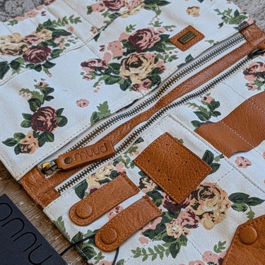 Billie Needle Case | muud premium knitting accessories in Flower option at Knit With Me yarn shop