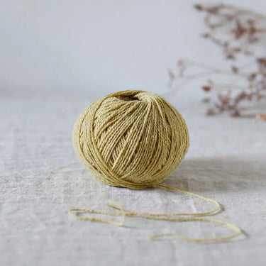 De Rerum Natura | Candide Yarn | Light Wool-Cotton Blend, Colour: Citronnade, De Rerum Natura Candide is a soft wool-cotton blend yarn, perfect for spring knits. Naturally dyed, eco-friendly, and ideal for textured stitches. Shop now!, Knit With Me