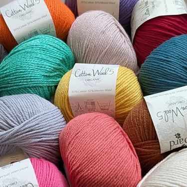 Gepard Cotton Wool 5 balls close up in yarn shop knit with Me