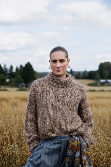 Cultivate: Knitting the Beauty of Nature, , In Cultivate, Dee Hardwicke and Jonna Helin come together to celebrate the beauty of everyday simplicity through the art of knitting. Featuring 20 timeless patterns, this collection blends Dee’s botanical scarve