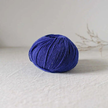 De Rerum Natura | Gilliatt | Merino Yarn, Colour: Clematite, Gilliatt a gorgeous merino wool yarn. An Arran to Worsted weight yarn, top pick for jumper yarn. One of the besting selling merino yarns, from De Rerum Natura, Knit With Me