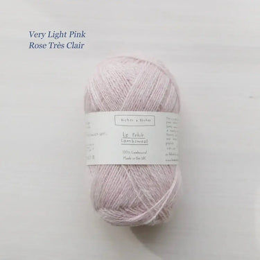 Le Petit Lambswool | Biches and Buches, colour: Very Light Pink, The lambswool blend provides the perfect balance of structure and drape. This fingering-weight yarn is a Scottish lambswool with tweed yarn speckles. , Knit With Me