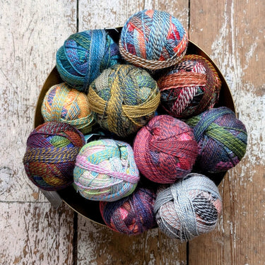 Schoppel | Edition 3 | Sport Weight Yarn, colour: Trace minerals 2349, Extra-fine merino wool from Schoppel with stunning gradient colourway, from superwash wool. This machine washable merino yarn is an alternative for spincycle, Knit With Me