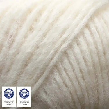 Snefnug yarn close-up showcasing texture with RAS and RWS certifications