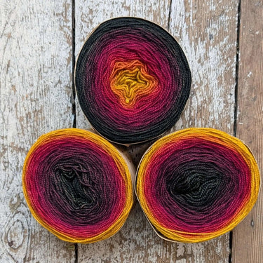 Snek | Bilum | Hand-dyed Gradient Colour Changing - Knit With Me