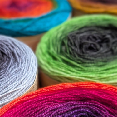 Snek | Bilum | Hand-dyed Gradient Colour Changing - Knit With Me