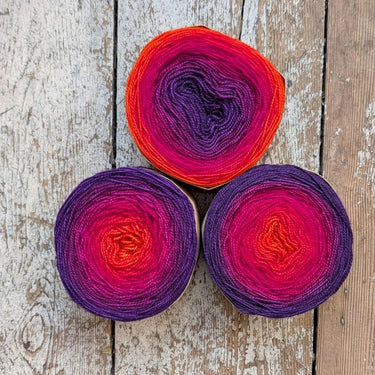 Snek | Bilum | Hand-dyed Gradient Colour Changing - Knit With Me