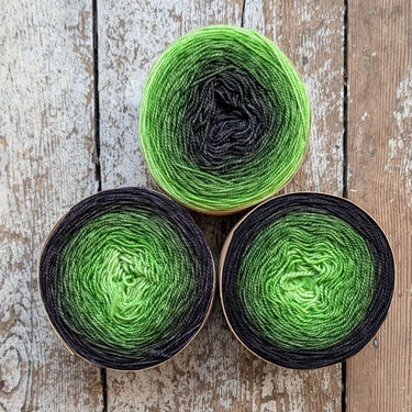 Snek | Bilum | Hand-dyed Gradient Colour Changing - Knit With Me