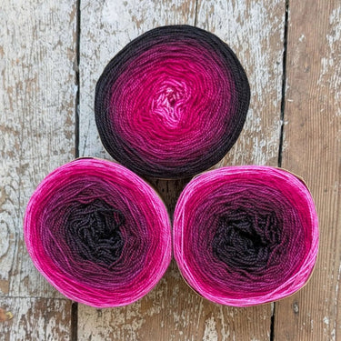 Snek | Bilum | Hand-dyed Gradient Colour Changing - Knit With Me