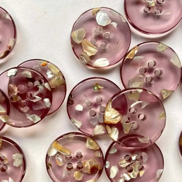20mm transparent mauve and shell chip buttons (K6) featuring real shell chips in a pale mauve color, perfect for crafts and sewing.