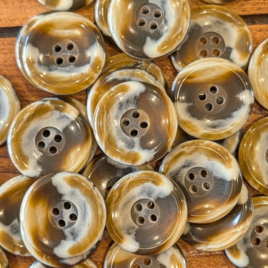 25mm Recycled Horn Shaded Button (M2)_ _ Knit With Me