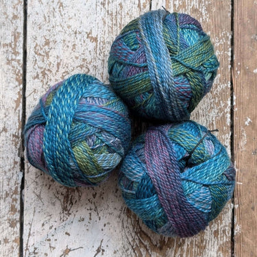 Schoppel | Edition 3 | Sport Weight Yarn, colour: Laundry Day 2298, Extra-fine merino wool from Schoppel with stunning gradient colourway, from superwash wool. This machine washable merino yarn is an alternative for spincycle, Knit With Me