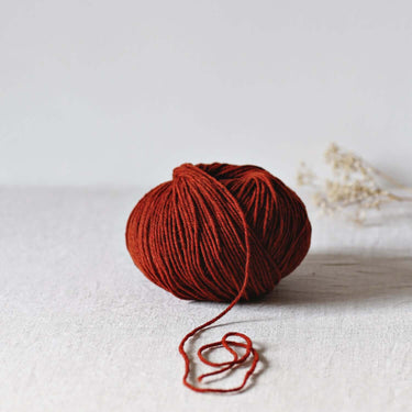 De Rerum Natura | Gilliatt | Merino Yarn, Colour: Erable, Gilliatt a gorgeous merino wool yarn. An Arran to Worsted weight yarn, top pick for jumper yarn. One of the besting selling merino yarns, from De Rerum Natura, Knit With Me