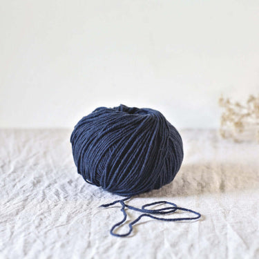 De Rerum Natura | Gilliatt | Merino Yarn, Colour: Baleine Bleue, Gilliatt a gorgeous merino wool yarn. An Arran to Worsted weight yarn, top pick for jumper yarn. One of the besting selling merino yarns, from De Rerum Natura, Knit With Me