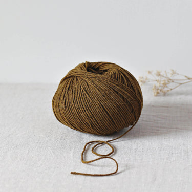 De Rerum Natura | Gilliatt | Merino Yarn, Colour: Darjeeling, Gilliatt a gorgeous merino wool yarn. An Arran to Worsted weight yarn, top pick for jumper yarn. One of the besting selling merino yarns, from De Rerum Natura, Knit With Me
