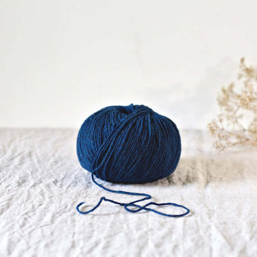De Rerum Natura | Gilliatt | Merino Yarn, Colour: Nuit, Gilliatt a gorgeous merino wool yarn. An Arran to Worsted weight yarn, top pick for jumper yarn. One of the besting selling merino yarns, from De Rerum Natura, Knit With Me