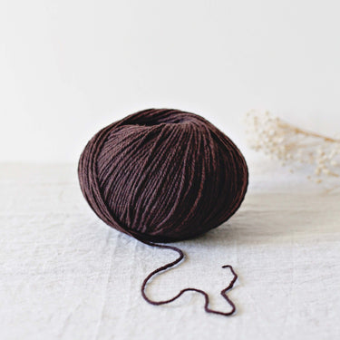 De Rerum Natura | Gilliatt | Merino Yarn, Colour: Cacoa, Gilliatt a gorgeous merino wool yarn. An Arran to Worsted weight yarn, top pick for jumper yarn. One of the besting selling merino yarns, from De Rerum Natura, Knit With Me