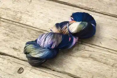 Manos del Uruguay | Maxima Yarn | Soft Hand-Dyed Merino Wool, Colour: Midnight Garden, Maxima by Manos del Uruguay is 100% extrafine merino, hand-dyed in vibrant shades. Soft, ethical, and ideal for cosy knits. Perfect for beginners & beyond!, Knit With M