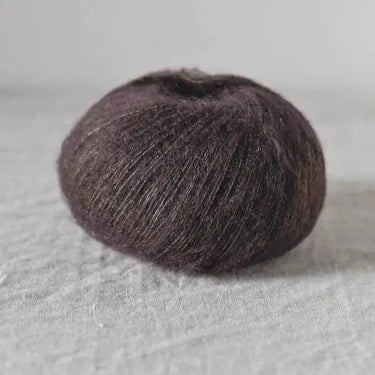 De Rerum Natura| Bérénice | Goat Fibres | Soft Yarn, Color: Cacao, Bérénice is a unique blend of animal welfare Angora goat and the soft, plump Merino wool from organic Merinos d'Arles. Fingering yarn, dyed from ecological dye, Knit With Me