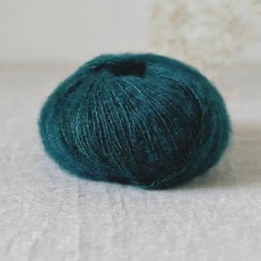 De Rerum Natura| Bérénice | Goat Fibres | Soft Yarn, Color: Cypres, Bérénice is a unique blend of animal welfare Angora goat and the soft, plump Merino wool from organic Merinos d'Arles. Fingering yarn, dyed from ecological dye, Knit With Me