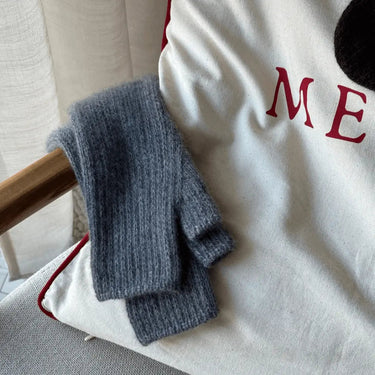 Chantal Mitten Kit, Style: Classic Mitten S/M or Fingerless Mitts S/M/L, A GORGEOUS kit! these luxury knitting kits. Include cashmere yarn and pattern. Making mittens projects easy. Make your own fingerless gloves or mittens , Knit With Me
