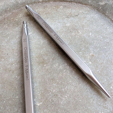 ChiaoGoo Quad Interchangable Tips with square stainless steel design for comfort in knitting.