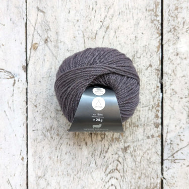 Lamana | Como | Super Fine Merino, Color: 06 Chestnut Brown, Lamana Como is ultra-soft merino wool, perfect for double knitting wool (DK wool) projects. This DK yarn offers warmth, lightness, and quality! 25g DK yarn, Knit With Me