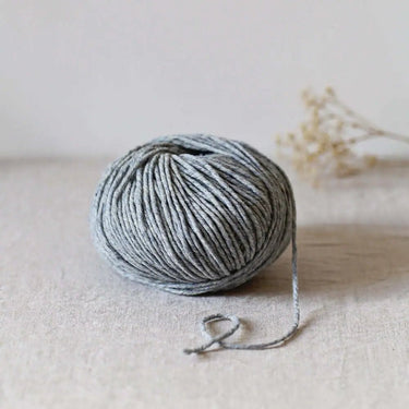 De Rerum Natura | Cyrano | Chunky Yarn, Color: Brouillard, Discover Cyrano by De Rerum Natura, a soft chunky yarn perfect for chunky knit blankets, chunky knitting wool, and cosy projects. Shop this aran wool now!, Knit With Me