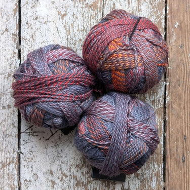 Schoppel | Edition 3 | Sport Weight Yarn, colour: Thermography 2299, Extra-fine merino wool from Schoppel with stunning gradient colourway, from superwash wool. This machine washable merino yarn is an alternative for spincycle, Knit With Me