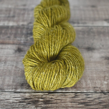 Carol Fellor | Stolen Stitches | Nua Worsted | Cosy Yarn, Colour: Frog On The Wall, Soft worsted merino yarn with yak & linen—Nua is bouncy, non-superwash & ideal knitting wool UK for garments, accessories & textured knits., Knit With Me
