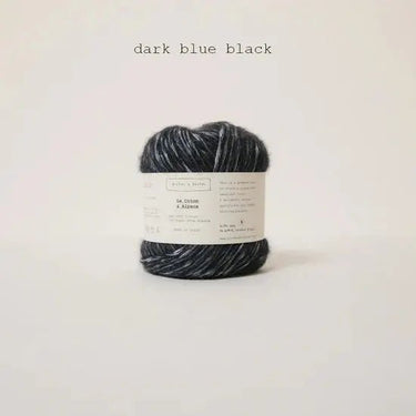Le Coton & Alpaca dark blue black yarn blend, perfect for spring and autumn knitting projects.