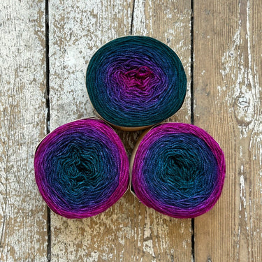 Snek | Bilum | Hand - dyed Gradient Colour Changing in 28 CSILLA option at Knit With Me yarn shop