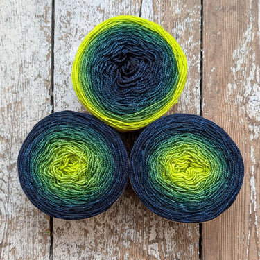 Snek | Bilum |  Hand-dyed Gradient Colour Changing - Knit With Me