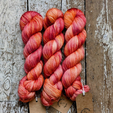 Ainsworth & Prin Merino Floof Singles | Soft Mohair Blend Yarn, Color: Kerfuffle, Merino Floof Singles by Ainsworth & Prin – a soft, airy yarn of 56% Superwash Merino and 44% Kid Mohair. 100g skein with 400m. Perfect for garments., Knit With Me